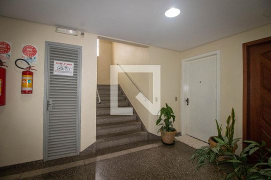 Área comum de apartamento para alugar com 2 quartos, 45m² em Petrópolis, Porto Alegre