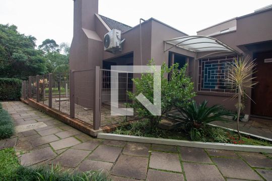 Área comum de apartamento para alugar com 2 quartos, 45m² em Petrópolis, Porto Alegre