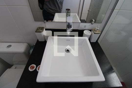 Banheiro de kitnet/studio à venda com 1 quarto, 35m² em Centro, Campinas
