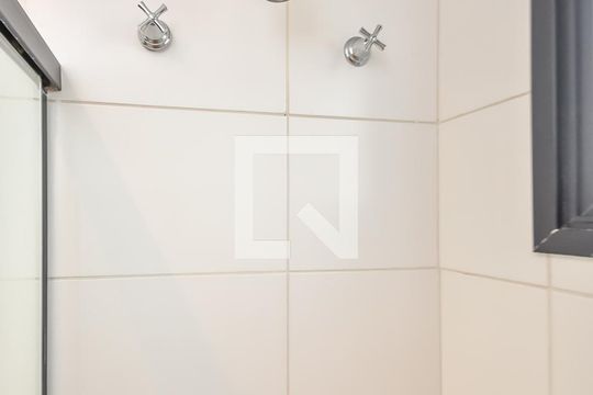 Banheiro do Quarto 1 de apartamento para alugar com 2 quartos, 57m² em Bela Vista, São Paulo