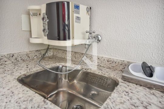 Área de Serviço de apartamento para alugar com 2 quartos, 57m² em Bela Vista, São Paulo