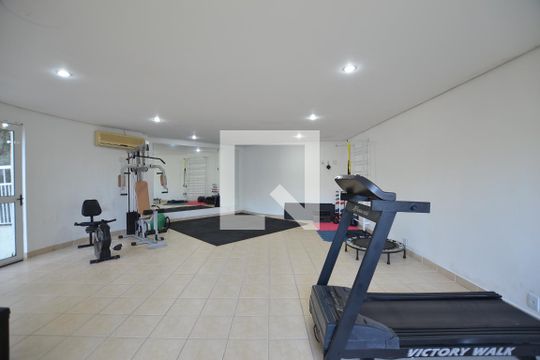 Academia de casa de condomínio para alugar com 3 quartos, 245m² em Pedra Redonda, Porto Alegre