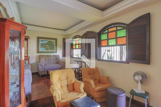 Sala de casa à venda com 4 quartos, 354m² em Horto Florestal, Belo Horizonte