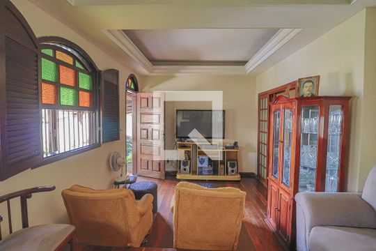 Sala de casa à venda com 4 quartos, 354m² em Horto Florestal, Belo Horizonte