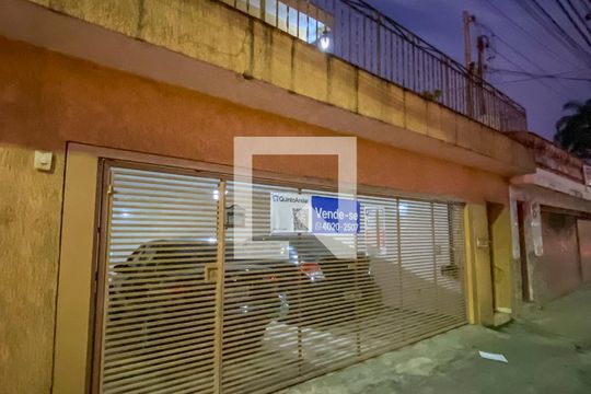 Fachada de casa à venda com 3 quartos, 201m² em Vila America, Santo André