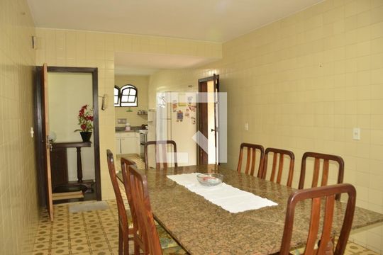 Casa de Condomínio à venda com 4 quartos, 553m² em Badu, Niterói