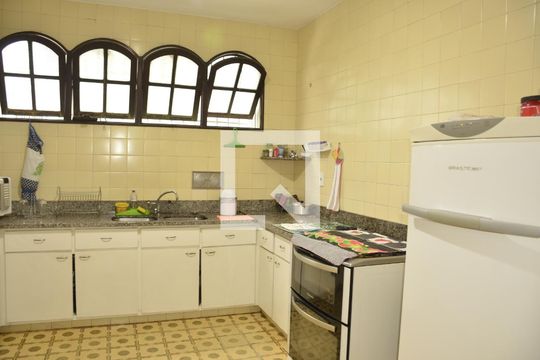 Casa de Condomínio à venda com 4 quartos, 553m² em Badu, Niterói