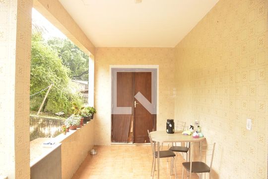 Casa de Condomínio à venda com 4 quartos, 553m² em Badu, Niterói