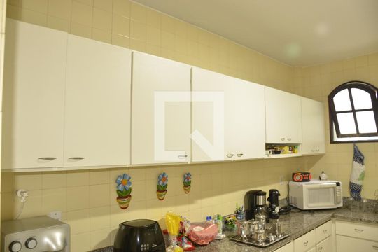 Casa de Condomínio à venda com 4 quartos, 553m² em Badu, Niterói