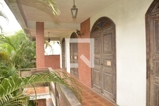 Casa de Condomínio à venda com 4 quartos, 553m² em Badu, Niterói