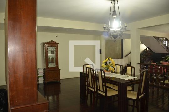 Casa de Condomínio à venda com 4 quartos, 553m² em Badu, Niterói