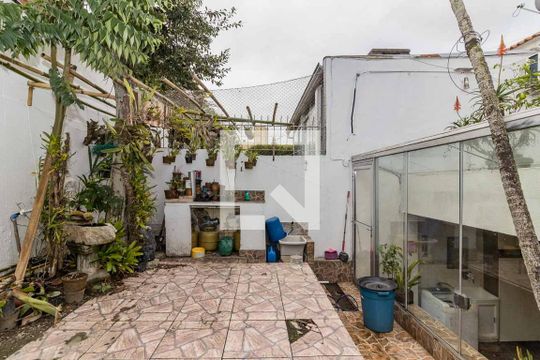 Área comum de casa de condomínio à venda com 3 quartos, 220m² em Santo Antônio, Porto Alegre
