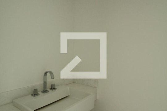 Lavabo de apartamento à venda com 4 quartos, 384m² em Barra da Tijuca, Rio de Janeiro
