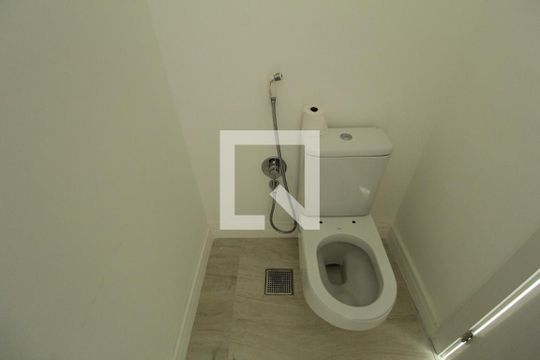 Lavabo de apartamento à venda com 4 quartos, 384m² em Barra da Tijuca, Rio de Janeiro