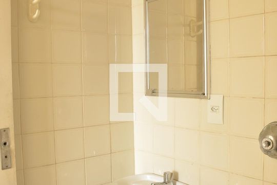 Banheiro de apartamento à venda com 1 quarto, 50m² em Centro, Niterói