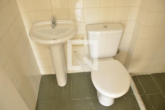 Banheiro de apartamento à venda com 1 quarto, 50m² em Centro, Niterói