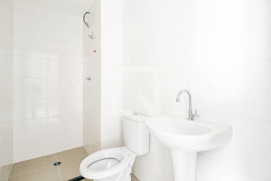 Banheiro de apartamento à venda com 2 quartos, 34m² em Santo Amaro, São Paulo