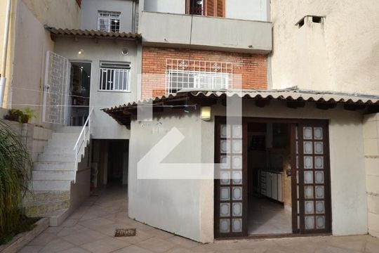 Fachada de Fundos de casa à venda com 4 quartos, 250m² em Azenha, Porto Alegre