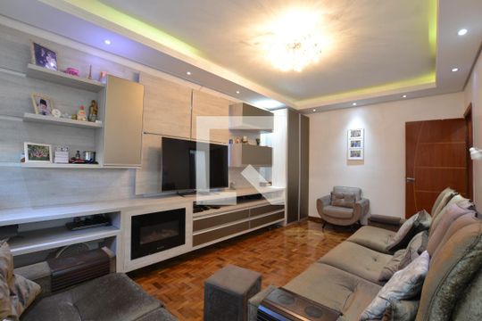 Sala de casa à venda com 4 quartos, 250m² em Azenha, Porto Alegre