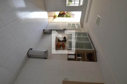 Cozinha de casa à venda com 4 quartos, 250m² em Azenha, Porto Alegre