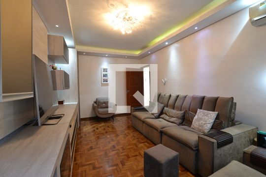 Sala de casa à venda com 4 quartos, 250m² em Azenha, Porto Alegre