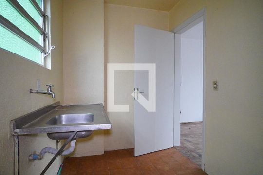 Cozinha  de apartamento para alugar com 1 quarto, 55m² em Sarandi, Porto Alegre