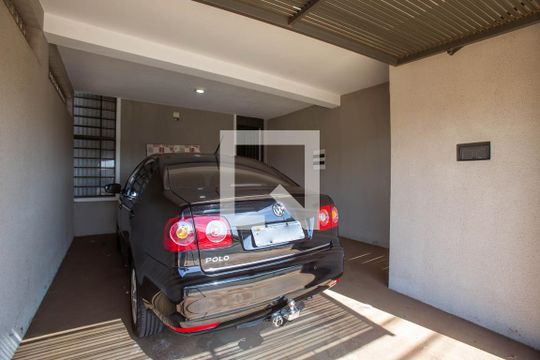 Garagem coberta de casa para alugar com 3 quartos, 365m² em Parque dos Lagos, Ribeirão Preto