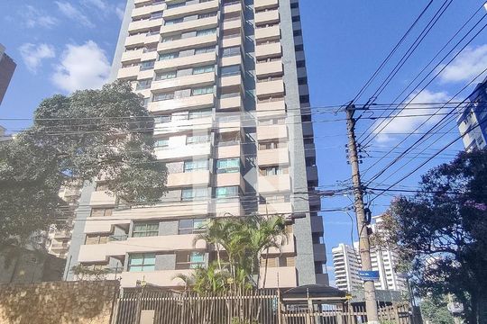 Fachada  de apartamento para alugar com 3 quartos, 146m² em Aclimação, São Paulo