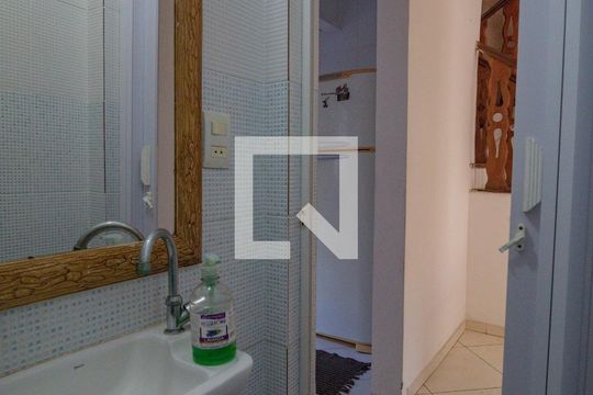 Lavabo  de casa de condomínio à venda com 4 quartos, 268m² em Tanque, Rio de Janeiro