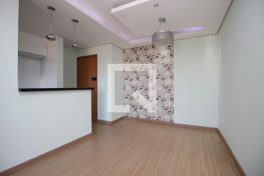 Sala de apartamento para alugar com 3 quartos, 80m² em Samambaia Sul (samambaia), Brasília