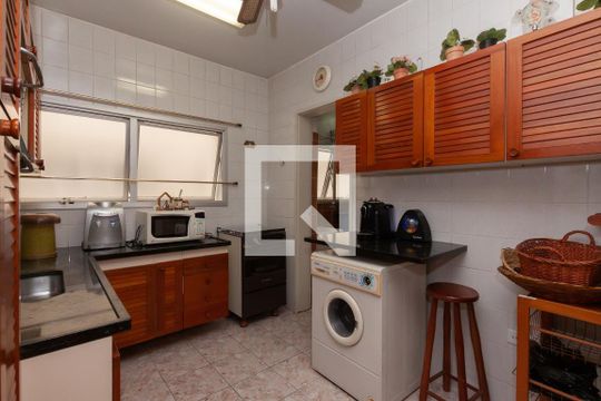 Cozinha de apartamento para alugar com 4 quartos, 120m² em Enseada, Guarujá