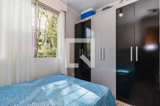 Quarto 1 de apartamento à venda com 2 quartos, 47m² em Camaquã, Porto Alegre