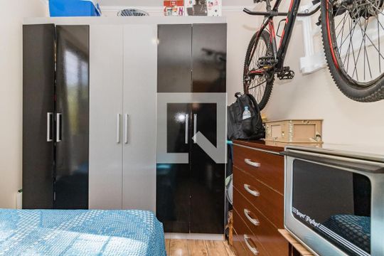 Quarto 1 de apartamento à venda com 2 quartos, 47m² em Camaquã, Porto Alegre