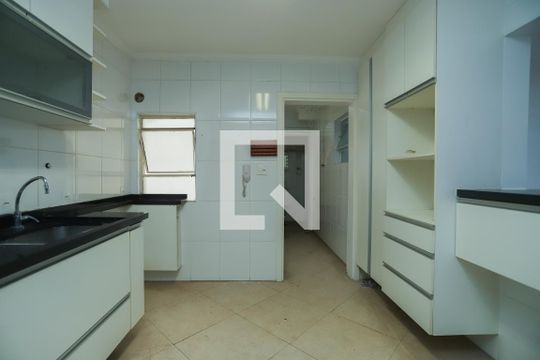 Cozinha de apartamento à venda com 3 quartos, 105m² em Perdizes, São Paulo