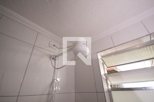Banheiro de casa para alugar com 1 quarto, 40m² em Mutinga, Osasco