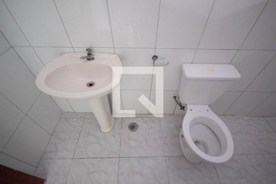 Banheiro de casa para alugar com 1 quarto, 40m² em Mutinga, Osasco