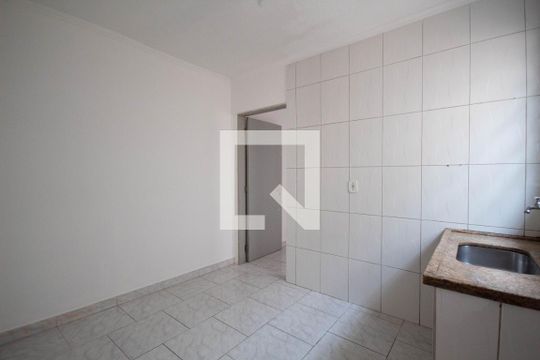 Cozinha de casa para alugar com 1 quarto, 40m² em Mutinga, Osasco
