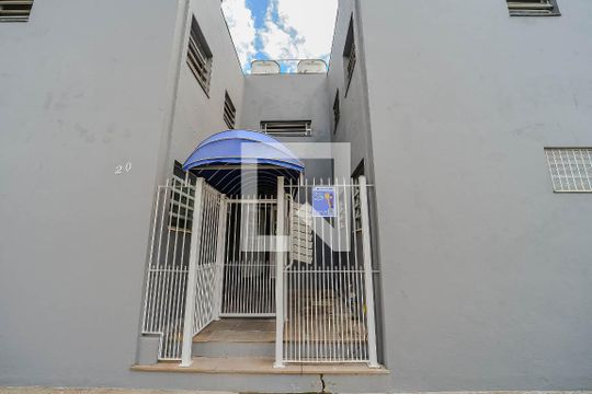 Entrada de apartamento para alugar com 1 quarto, 55m² em Sarandi, Porto Alegre