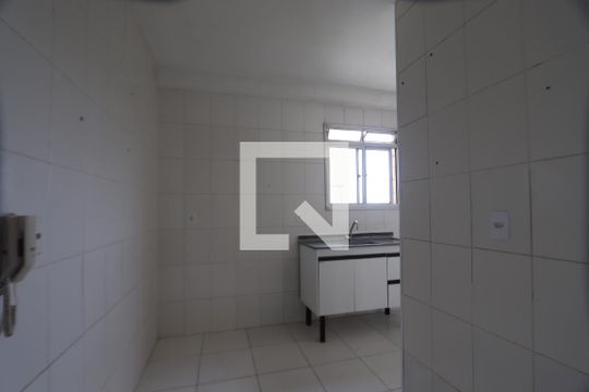 Cozinha de apartamento para alugar com 2 quartos, 63m² em Jardim Guairaca, São Paulo