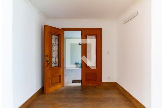 Entrada de casa à venda com 4 quartos, 600m² em Cambuci, São Paulo