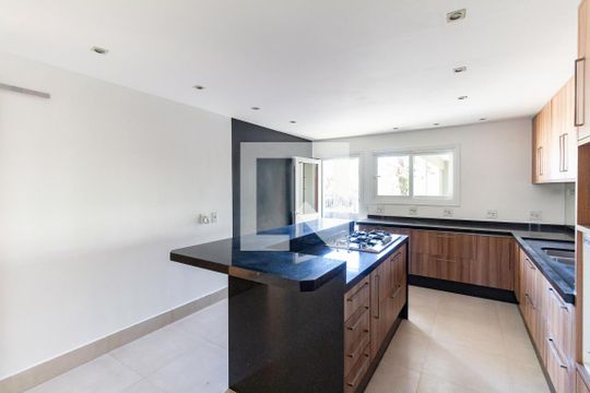 Cozinha de casa à venda com 4 quartos, 600m² em Cambuci, São Paulo