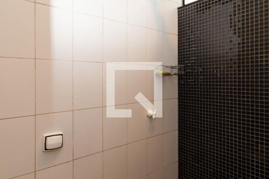 Banheiro de casa de condomínio à venda com 3 quartos, 400m² em Portal do Paraíso I, Jundiaí