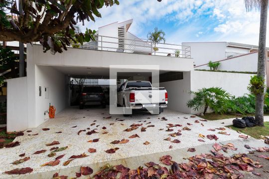 Fachada de casa de condomínio à venda com 3 quartos, 400m² em Portal do Paraíso I, Jundiaí