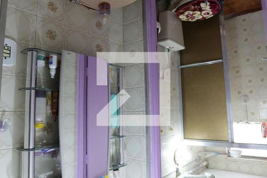 Banheiro de apartamento à venda com 2 quartos, 49m² em Conjunto Habitacional Padre Manoel de Paiva, São Paulo