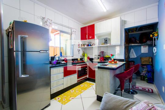 Sala/Cozinha de apartamento à venda com 2 quartos, 48m² em Jardim Santo André, Santo André