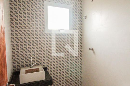 Banheiro de apartamento para alugar com 2 quartos, 40m² em Itaquera, São Paulo