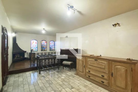 Casa à venda com 5 quartos, 300m² em Jardim Iracema, Barueri