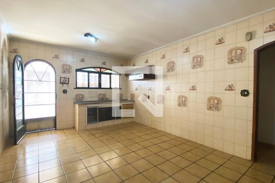 Cozinha de casa à venda com 5 quartos, 300m² em Jardim Iracema, Barueri