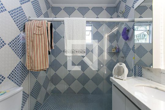 Banheiro da Suíte 1 de casa à venda com 3 quartos, 200m² em Vila Bertioga, São Paulo
