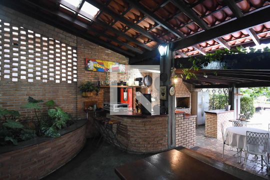 Varanda de casa para alugar com 4 quartos, 600m² em Vila Inah, São Paulo